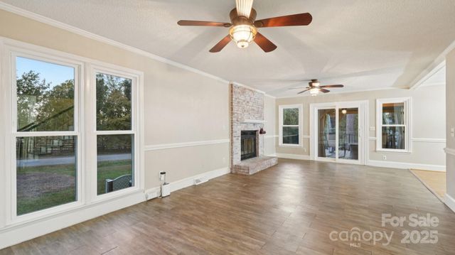 101 Lynn Cove Lane, Mooresville, NC 28117