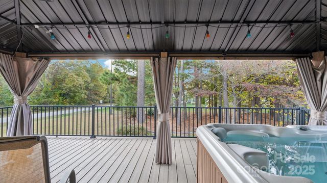 101 Lynn Cove Lane, Mooresville, NC 28117