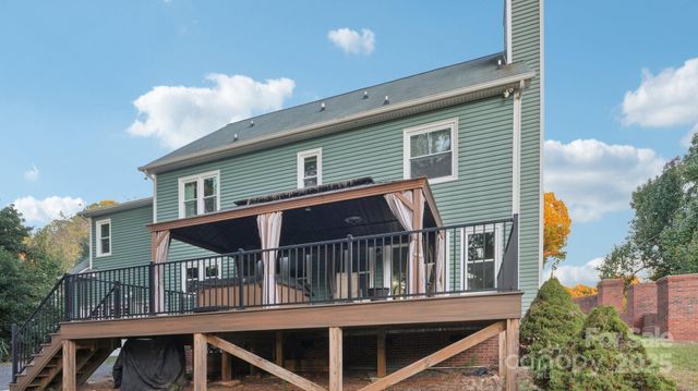 101 Lynn Cove Lane, Mooresville, NC 28117