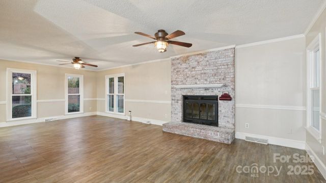 101 Lynn Cove Lane, Mooresville, NC 28117