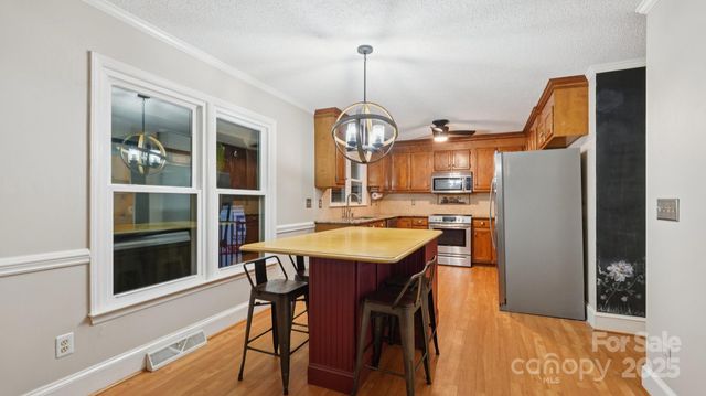 101 Lynn Cove Lane, Mooresville, NC 28117