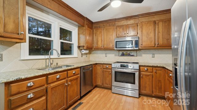 101 Lynn Cove Lane, Mooresville, NC 28117