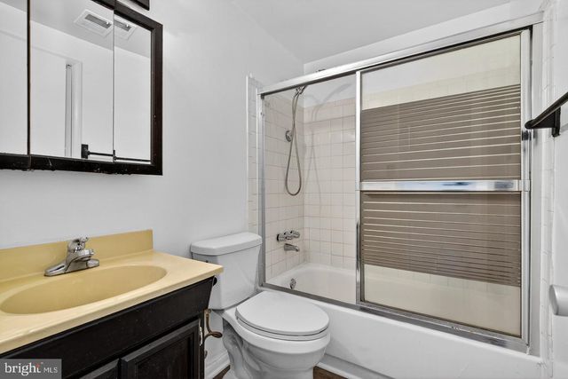 8801 MONMOUTH DR, Upper Marlboro, MD 20772