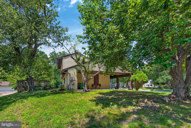8801 MONMOUTH DR, Upper Marlboro, MD 20772