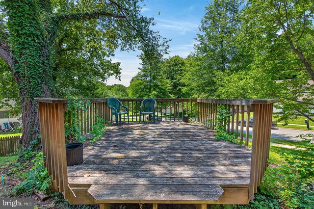 8801 MONMOUTH DR, Upper Marlboro, MD 20772