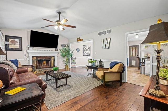 325 Presidential Drive, Dallas, GA 30157