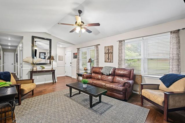 325 Presidential Drive, Dallas, GA 30157