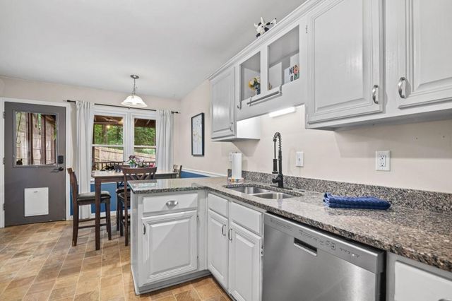 325 Presidential Drive, Dallas, GA 30157