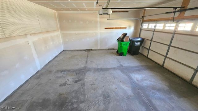 3320 Blossom Trail, Twinsburg, OH 44087