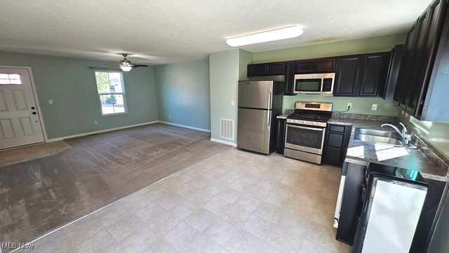 3320 Blossom Trail, Twinsburg, OH 44087