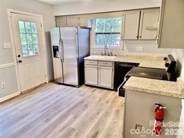 6414 Rockshire Drive, Charlotte, NC 28227