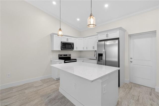 5511 Tenth AVE, Fort Myers, FL 33907