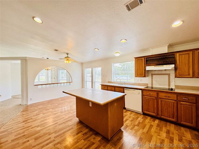 85 Williams Drive, Eufaula, OK 74432