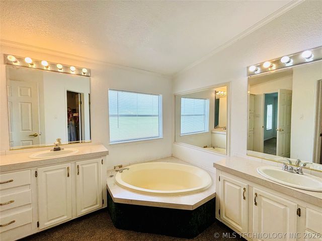 85 Williams Drive, Eufaula, OK 74432