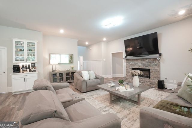 1880 Grand Lanier Drive, Buford, GA 30518