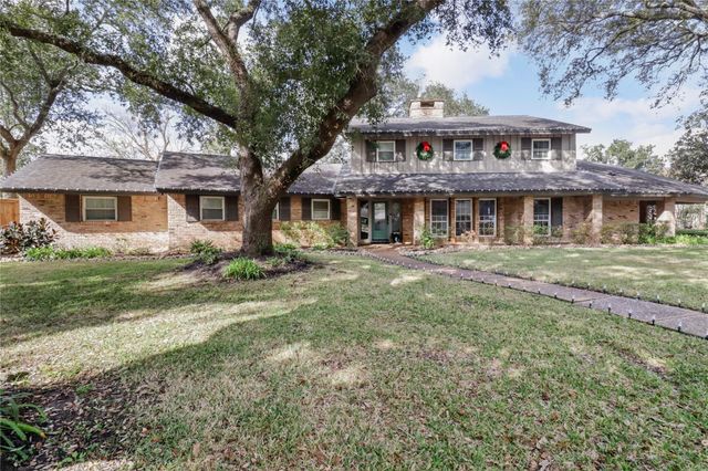 3 Pine Place, Angleton, TX 77515