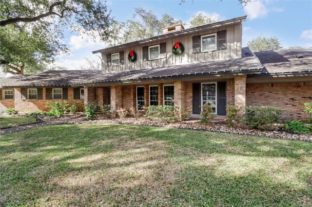 3 Pine Place, Angleton, TX 77515