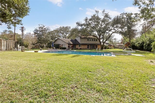 3 Pine Place, Angleton, TX 77515