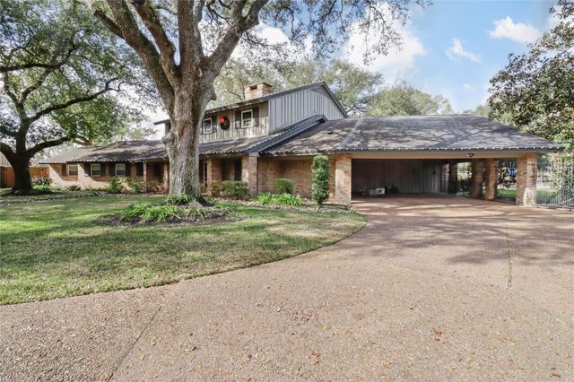 3 Pine Place, Angleton, TX 77515