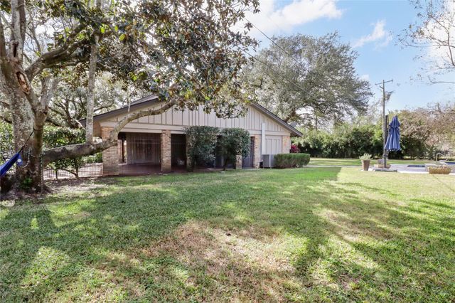 3 Pine Place, Angleton, TX 77515