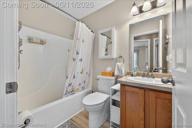 25406 Willowbrook Court, Flat Rock, MI 48134