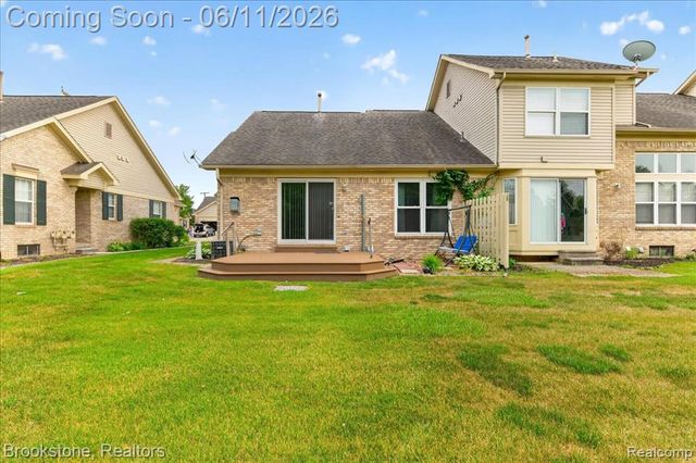 25406 Willowbrook Court, Flat Rock, MI 48134