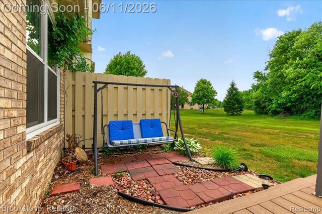 25406 Willowbrook Court, Flat Rock, MI 48134