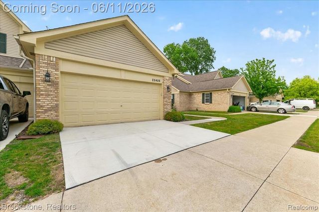 25406 Willowbrook Court, Flat Rock, MI 48134