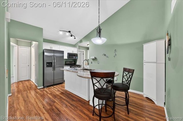25406 Willowbrook Court, Flat Rock, MI 48134