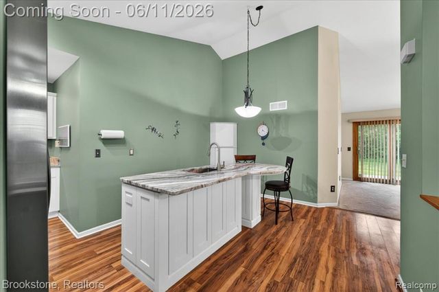 25406 Willowbrook Court, Flat Rock, MI 48134