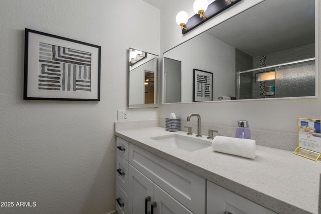 320 E GENEVA Drive, Tempe, AZ 85282