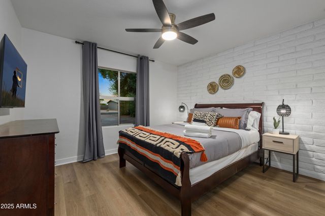 320 E GENEVA Drive, Tempe, AZ 85282