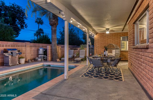 320 E GENEVA Drive, Tempe, AZ 85282