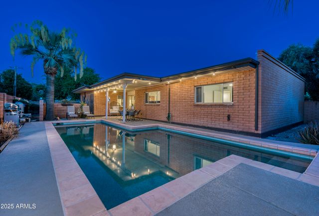 320 E GENEVA Drive, Tempe, AZ 85282