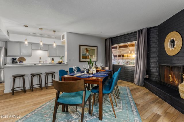 320 E GENEVA Drive, Tempe, AZ 85282