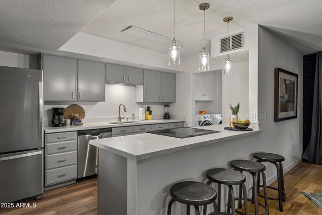 320 E GENEVA Drive, Tempe, AZ 85282