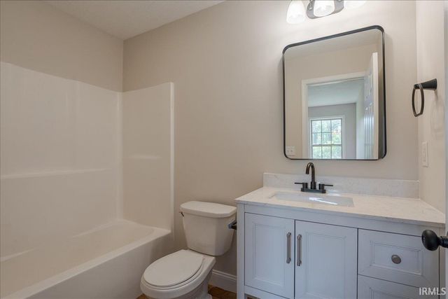 1888 St Lucia Drive, Newburgh, IN 47630