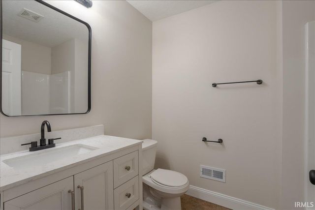 1888 St Lucia Drive, Newburgh, IN 47630