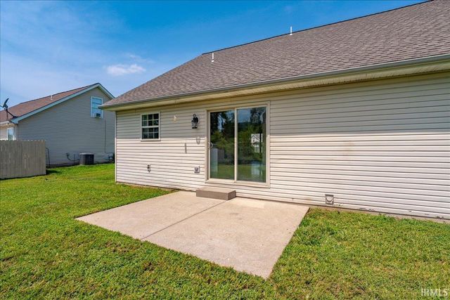 1888 St Lucia Drive, Newburgh, IN 47630