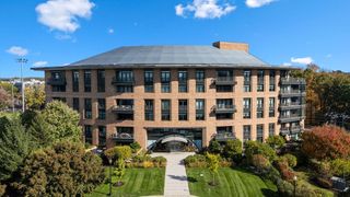 2400 Beacon St 409, Boston, MA 02467