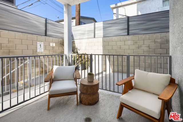 11979 Walnut Lane 1, Los Angeles, CA 90025