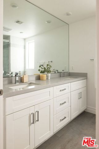 11979 Walnut Lane 1, Los Angeles, CA 90025
