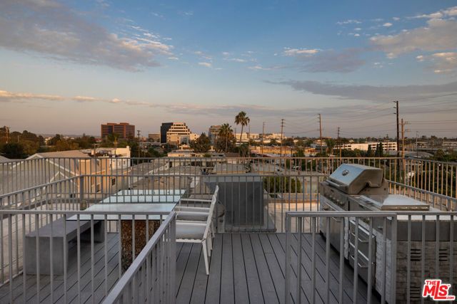 11979 Walnut Lane 1, Los Angeles, CA 90025