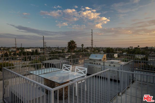 11979 Walnut Lane 1, Los Angeles, CA 90025