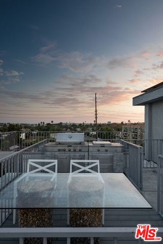 11979 Walnut Lane 1, Los Angeles, CA 90025