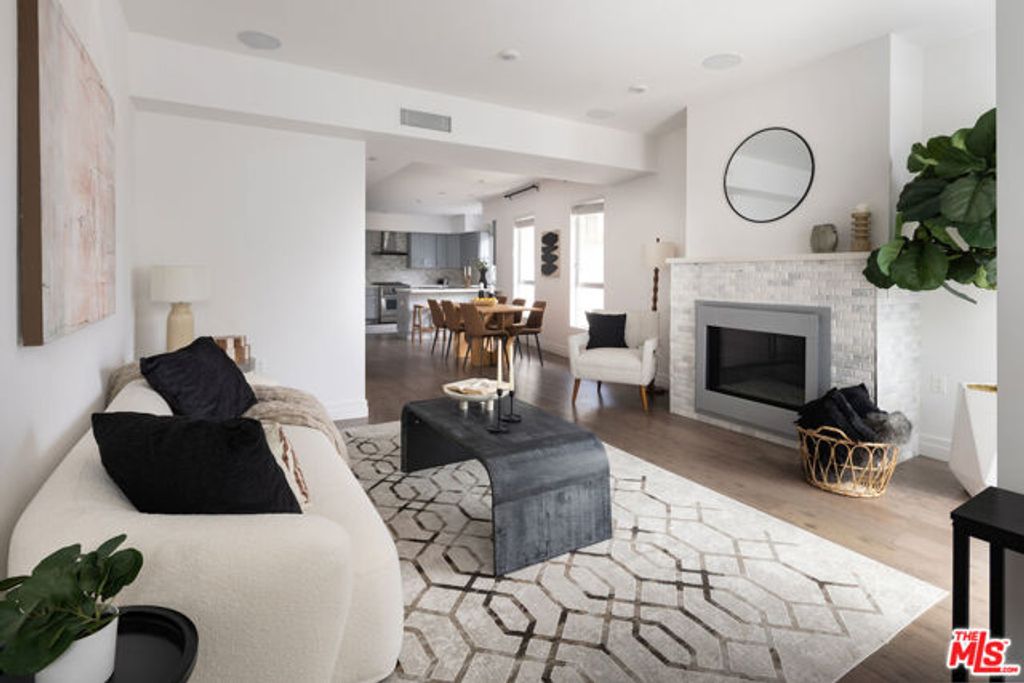 11979 Walnut Lane 1, Los Angeles, CA 90025