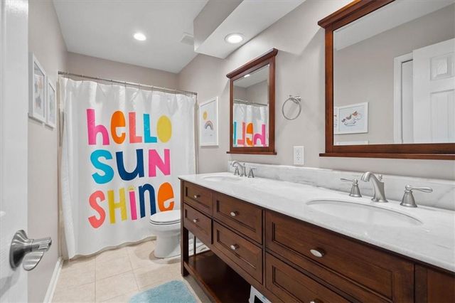 7816 W 115th Street, Overland Park, KS 66210