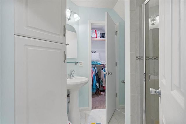 7816 W 115th Street, Overland Park, KS 66210