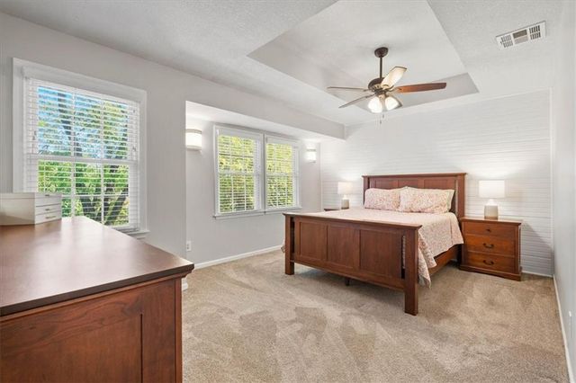 7816 W 115th Street, Overland Park, KS 66210
