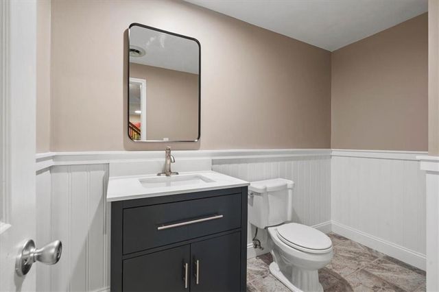 7816 W 115th Street, Overland Park, KS 66210